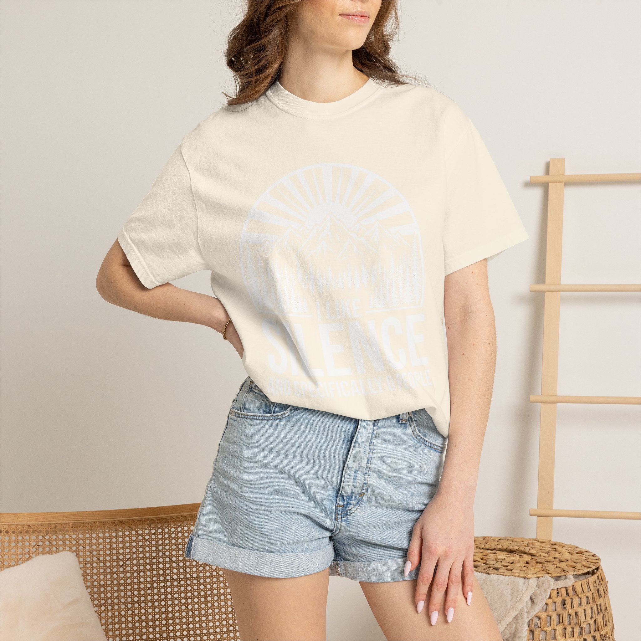 I like silence and zero people T-Shirt